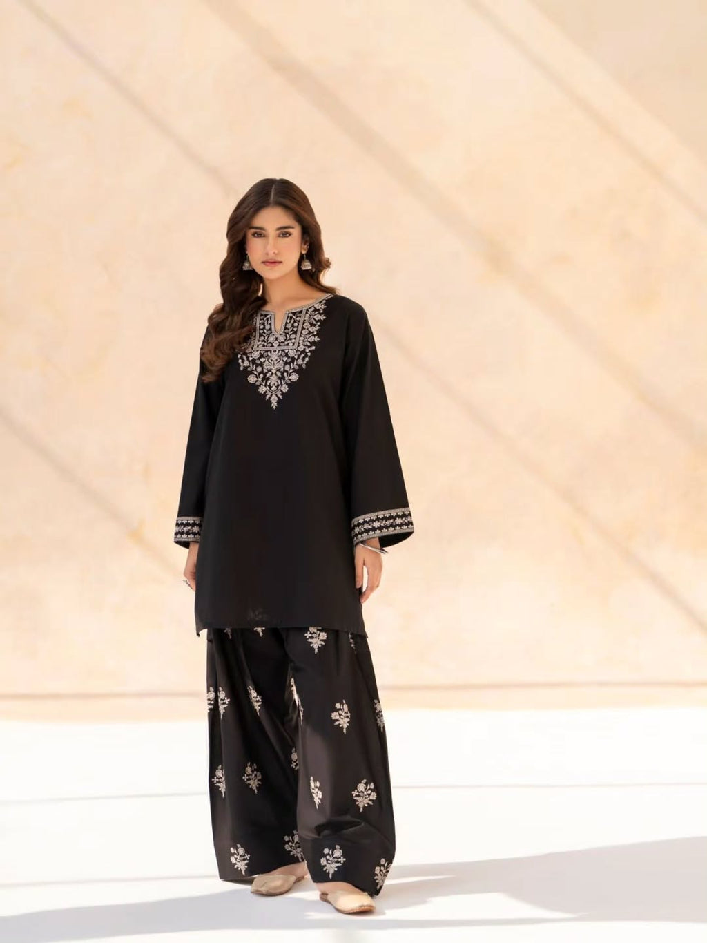 Aliyah Cotton Embroided 2 PCs (Farshi Shalwar)