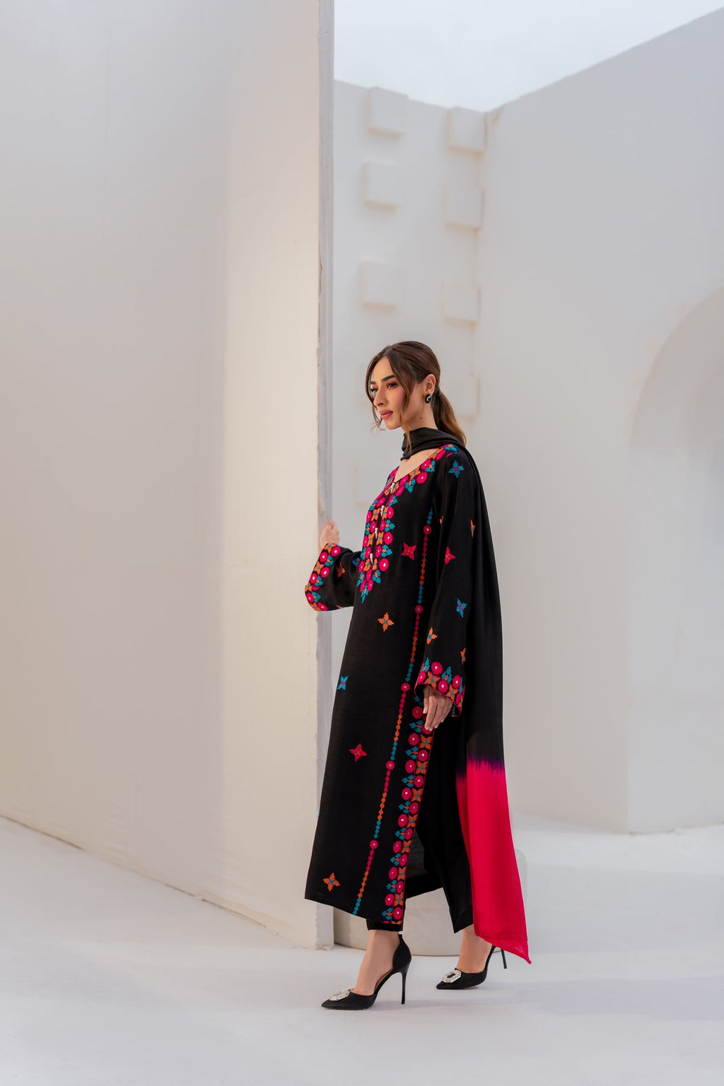 Nyra Embroided Long Length 3 PCs