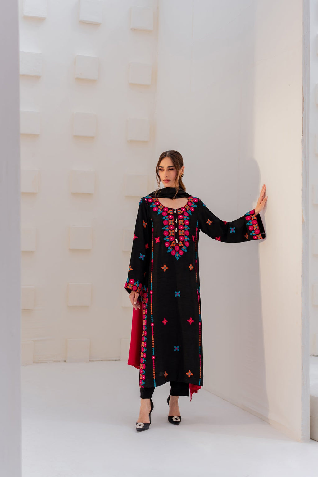 Nyra Embroided Long Length 3 PCs