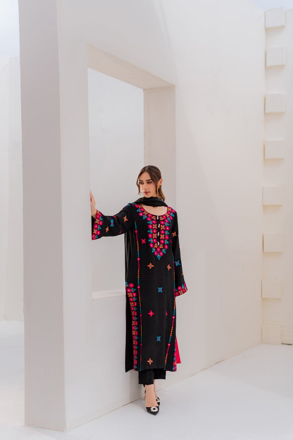 Nyra Embroided Long Length 3 PCs