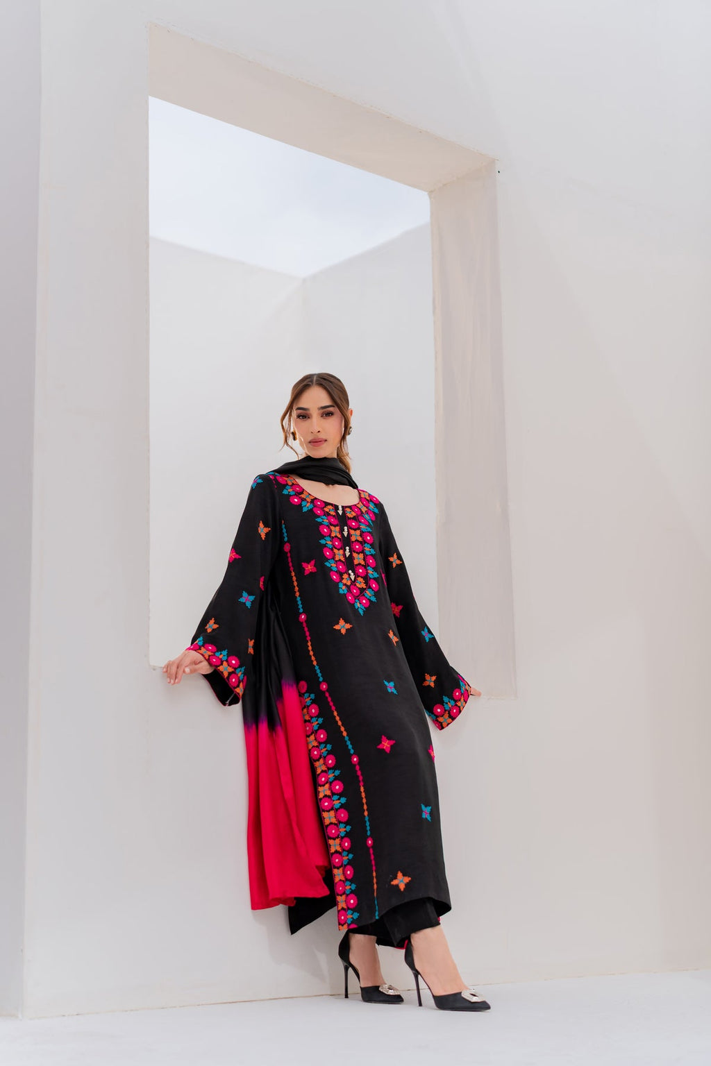 Nyra Embroided Long Length 3 PCs