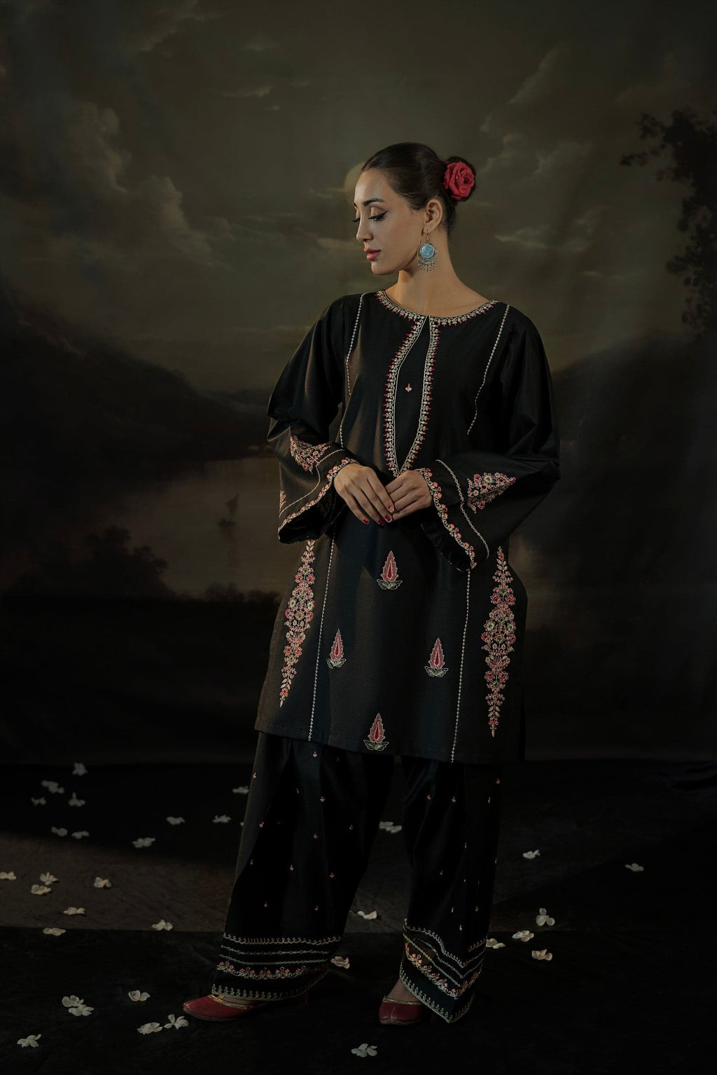 BLACK IRIS LONG LENGHT ( Embroided 2 PCs)